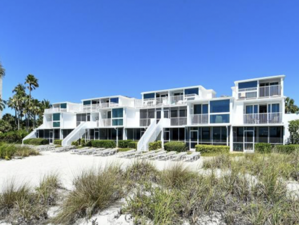 Charming Vacation Rental on Longboat Key. Call Today.
